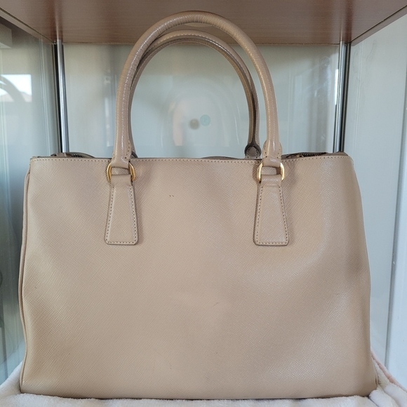 Prada SOLD!!! - Picture 4 of 14